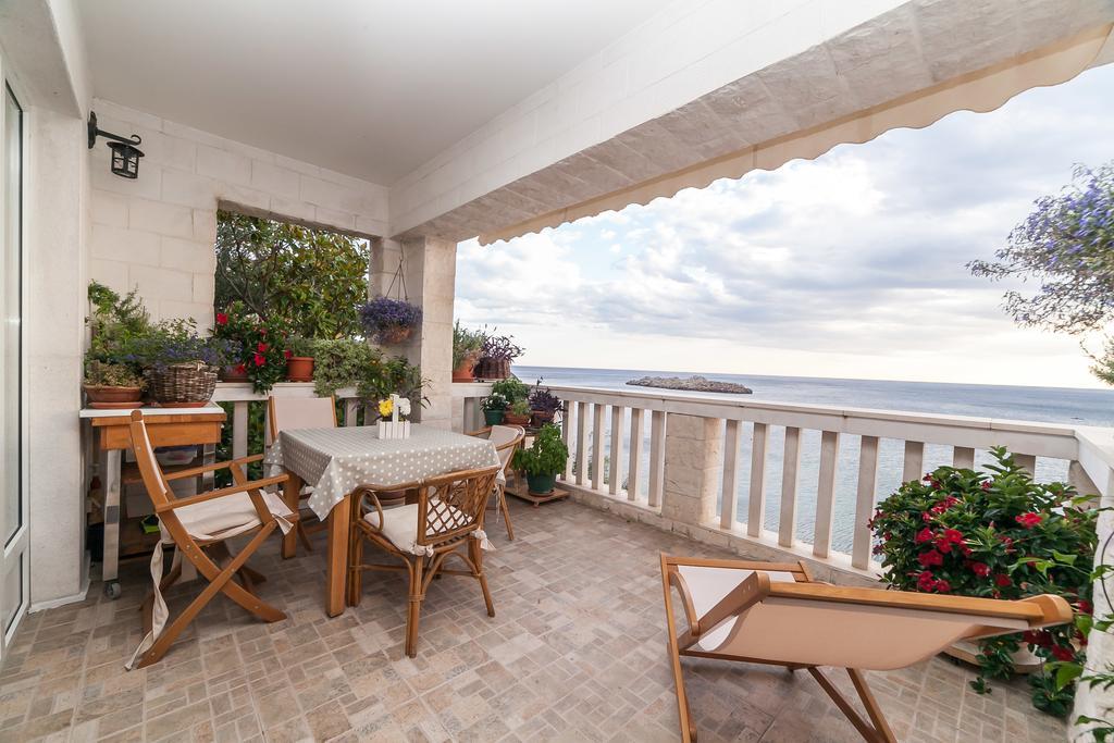 Beachfront First Line View Sveti Stefan Exterior photo